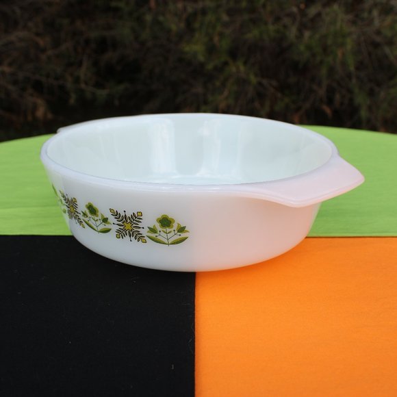 1Qt. Meadow Green Casserole - Picture 3 of 5